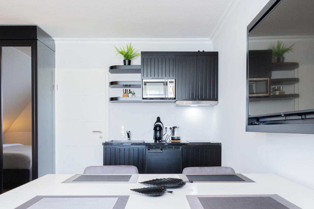 Strandnahe Ferienwohnung - Sehr Modern Und Hochwertig Eingerichtet, Inklusive Parkplatz, Gartenzugang Und Fahrradunterstellmoeglichkeit Scharbeutz Exterior photo