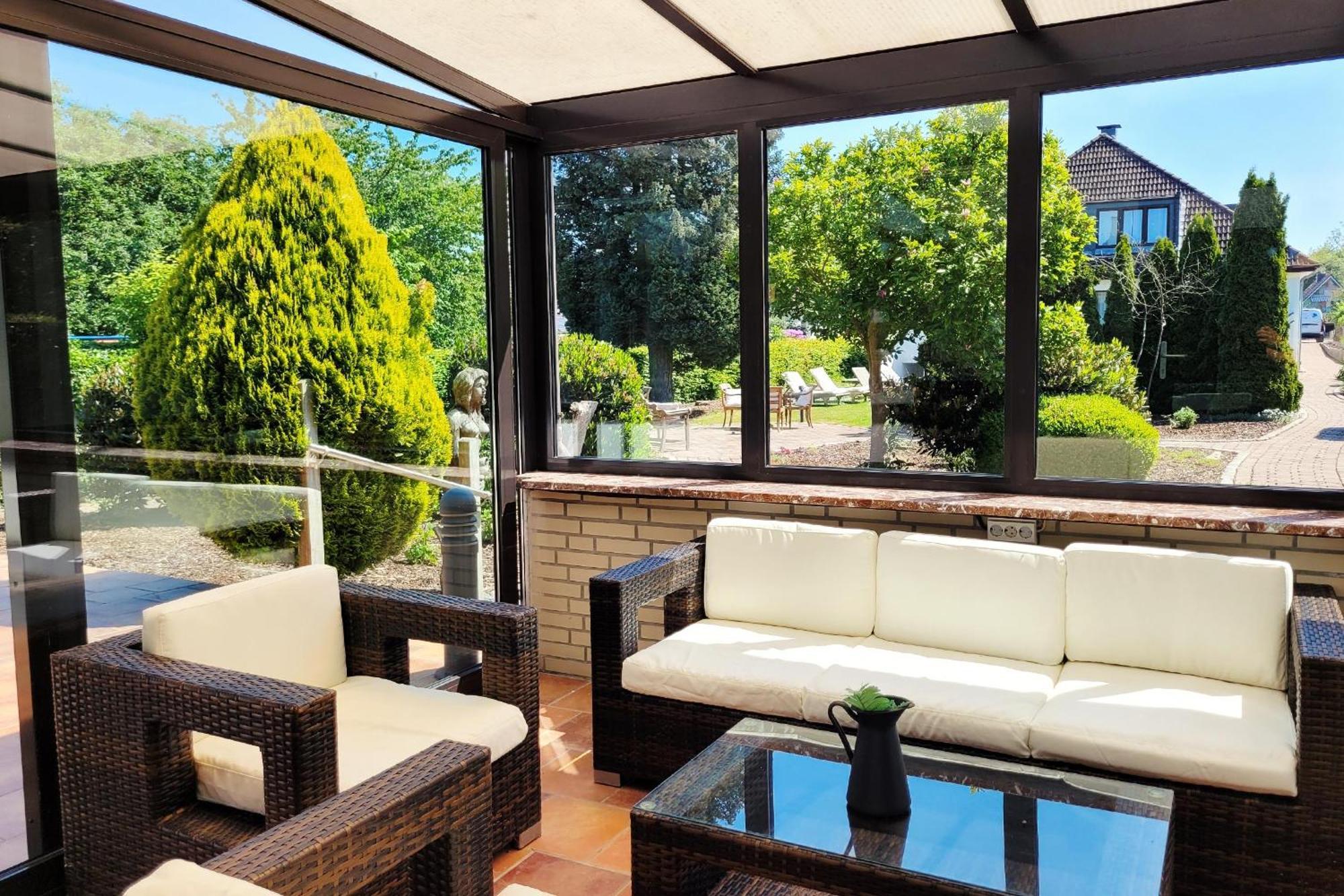 Strandnahe Ferienwohnung - Sehr Modern Und Hochwertig Eingerichtet, Inklusive Parkplatz, Gartenzugang Und Fahrradunterstellmoeglichkeit Scharbeutz Exterior photo